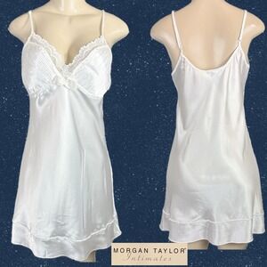 Morgan Taylor Intimates White Satin Lace Trim Pleated Bust Nightgown Chemise M